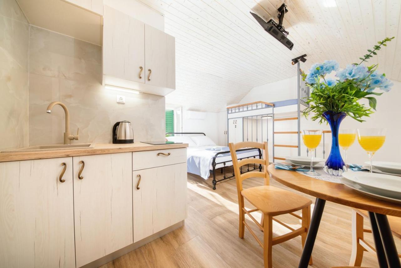 Apartments Jerolim Сплит Экстерьер фото
